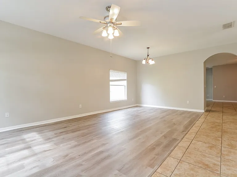 416 Marathon Ln — Photo 3