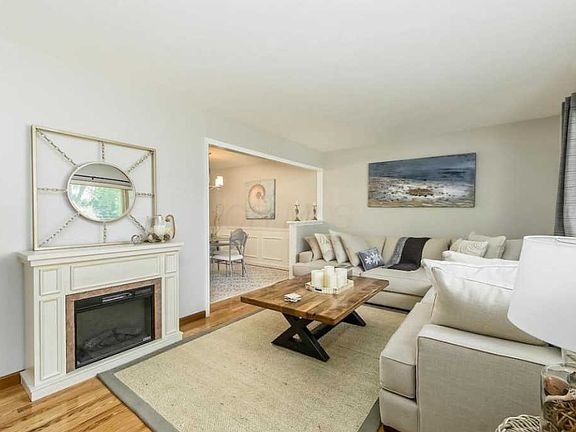 2nd image of 3456 Dahlgreen Dr
