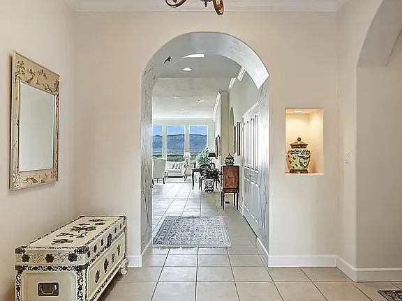 4 bed, 4165 sqft, $4,999 — Photo 4