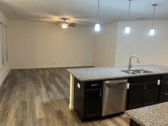 4th image of 6292 Silvercreek Dr