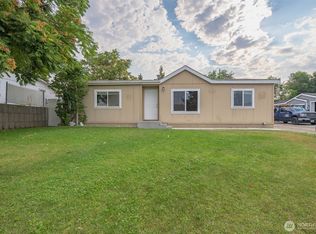 840 Garden Plz, East Wenatchee, WA 98802