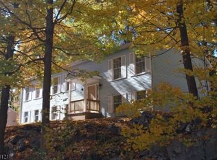 8 Rainbow Trl, Highland Lakes, NJ