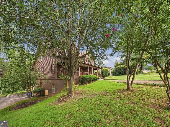 3rd image of 6376 Mansion Dr