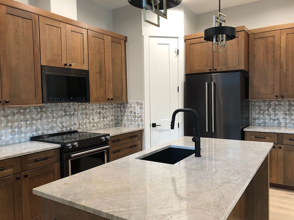 Kitchen has a lot of storage and KitchenAid appliances
