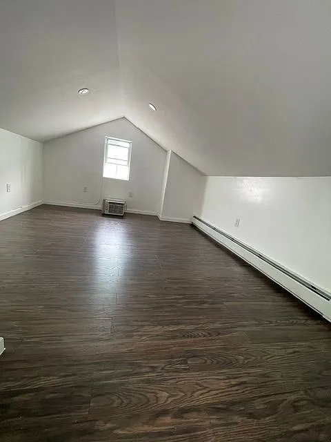 2 bed, 1.0 bath, 698 sqft, $2,700 — Photo 2