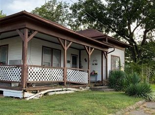2703 Spencer St, Greenville, TX 75401
