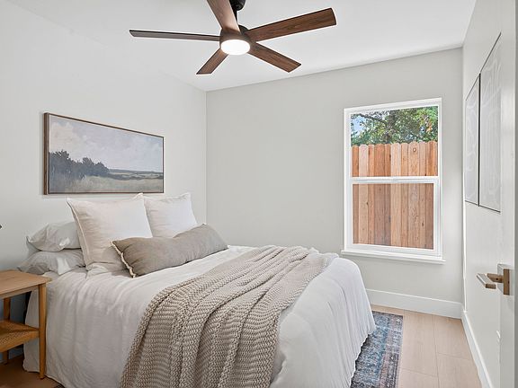 4th image of 4411 Arlington Ave