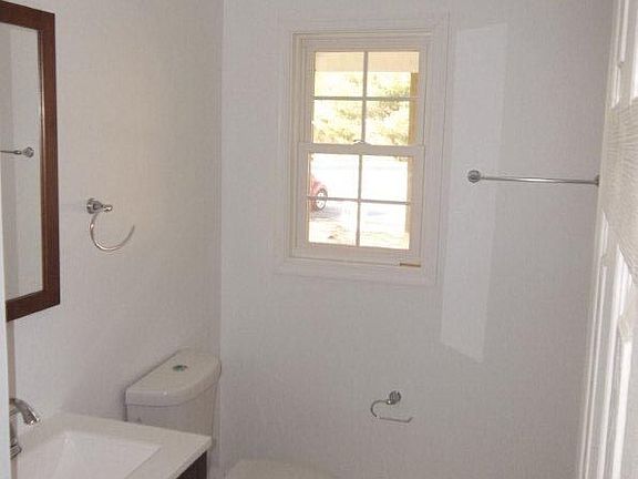 2nd image of 72 Blackford Way