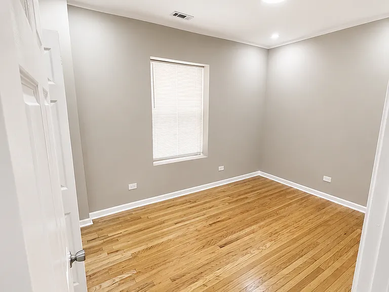 3 bed, 2.0 bath, 1250 sqft, $2,200 — Photo 9