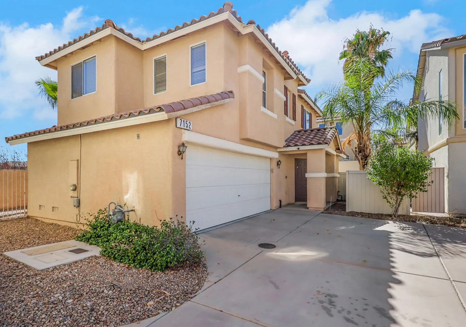 Bright & Spacious Two-Story Home for Rent! — Photo 2