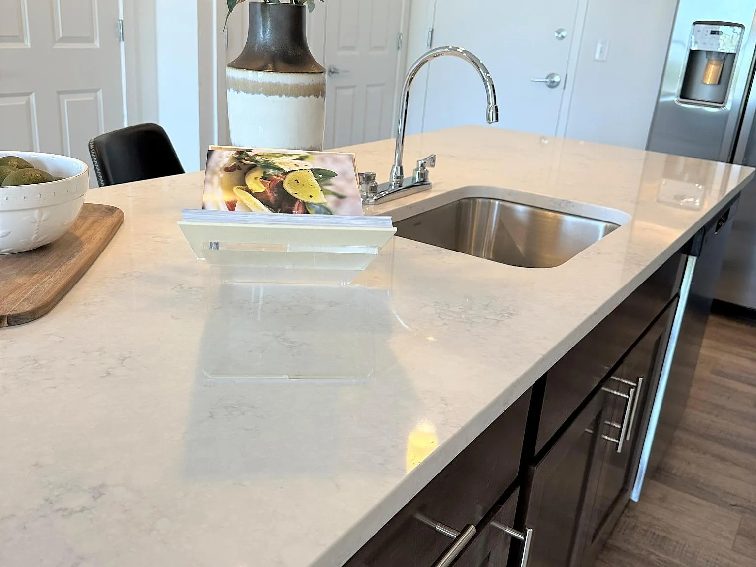 2 bed, 1150 sqft, $2,675 — Photo 3