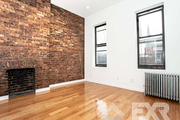 Rented by EXR | media 19