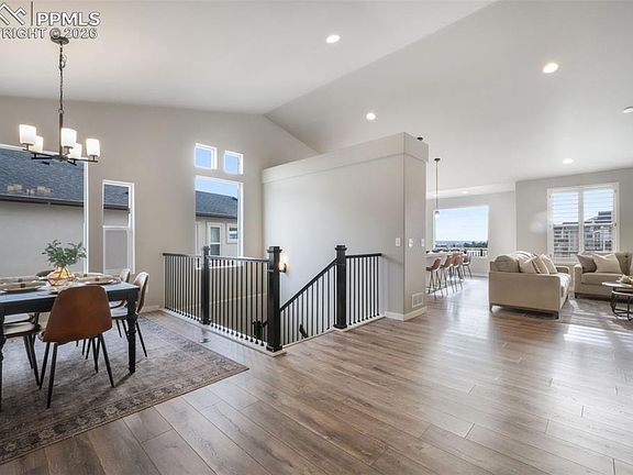 3rd image of 2573 Lakes Edge Dr