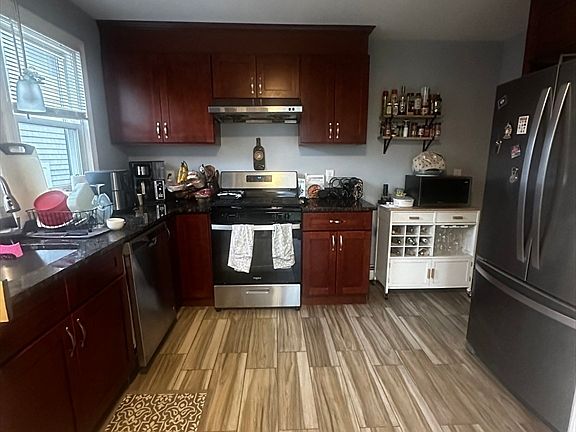 2nd image of 100 Colby Rd #100