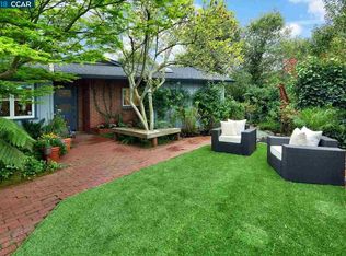 8 Moraga Via, Orinda, CA 94563