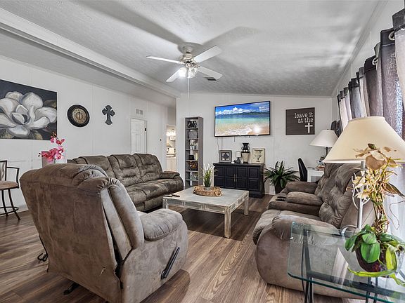 4th image of 1212 County Road 136b