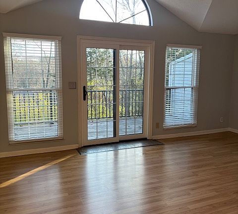 5th image of 1577 Englewood Pl