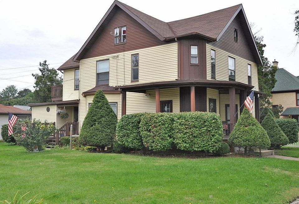 1st image of 212 S Wooster Ave APT 2