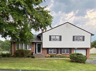 43 Maple Dr, Stony Pt, NY 10980