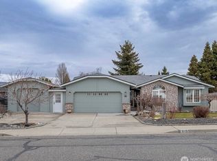 615 Olympus Dr, Wenatchee, WA 98801