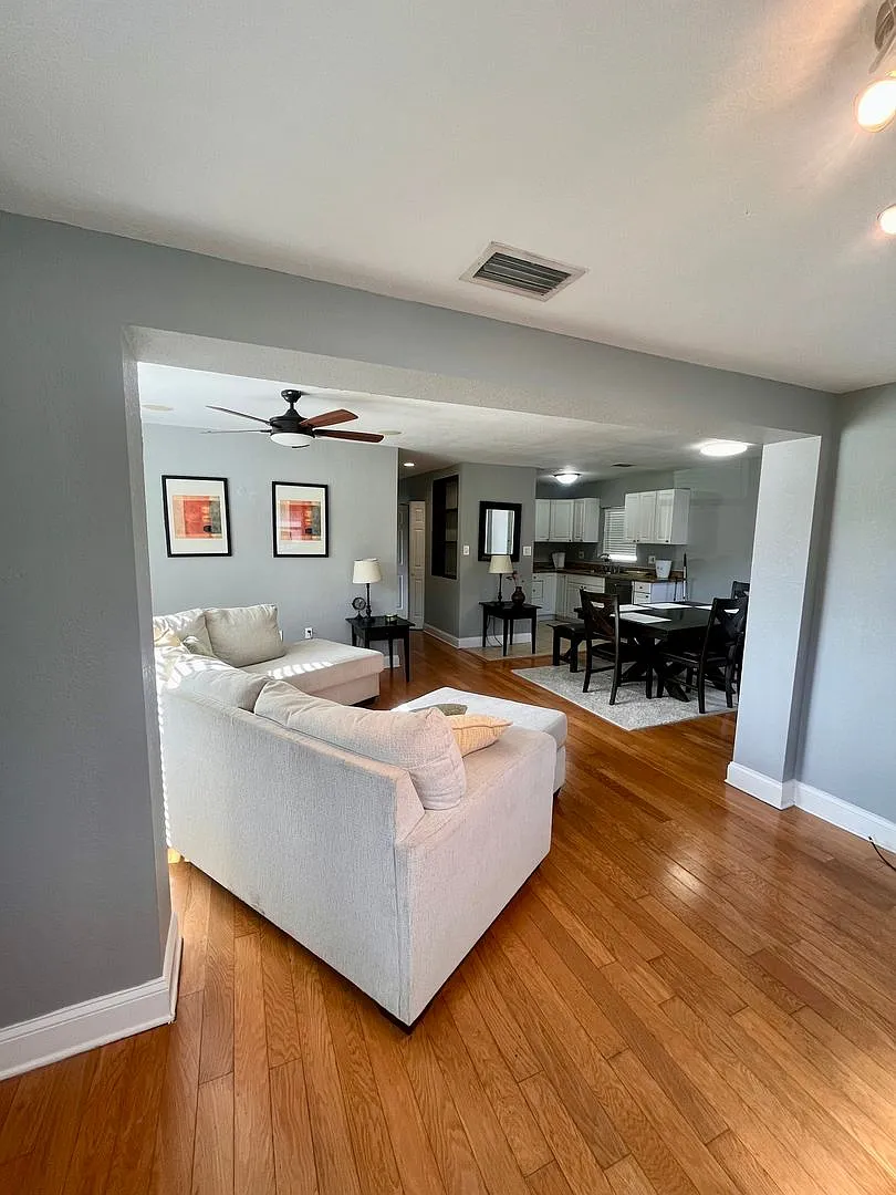 Charming 3-Bedroom Home in a Convenient Tampa Location! — Photo 2
