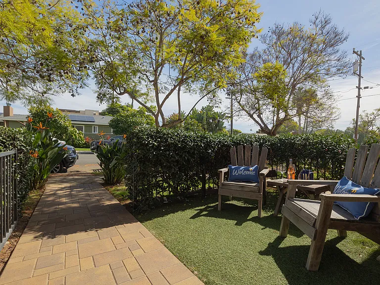 1079 Sapphire St — Photo 34