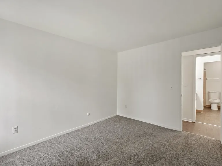 Kimberly Club Apartments — Photo 62