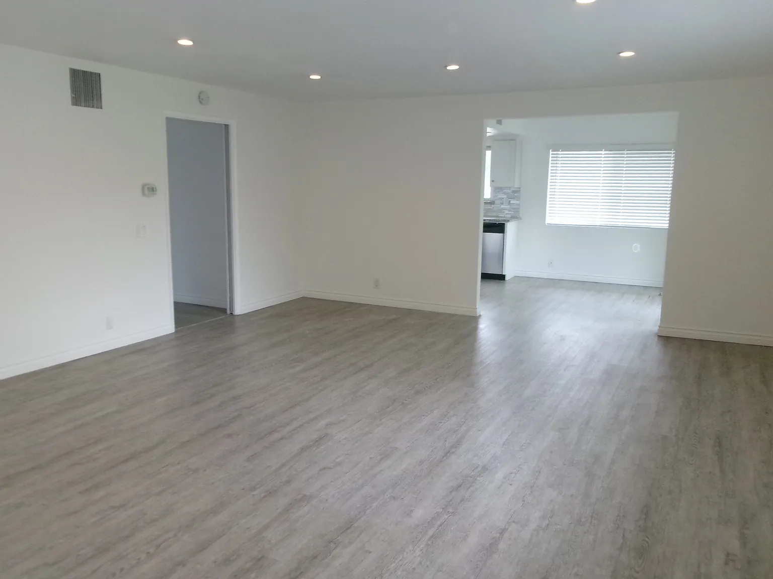 3 bed, 2.5 bath, 1529 sqft, $5,300 — Photo 3
