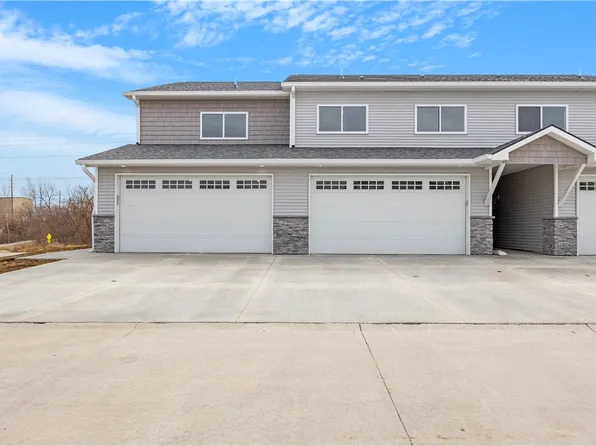 1009 Summerset Pl, Indianola, IA 50125