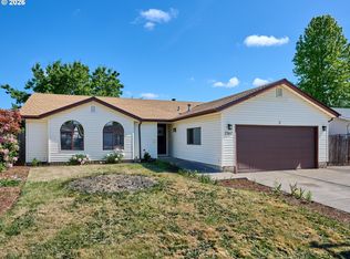 2367 Del Rio Ave SE, Albany, OR 97322