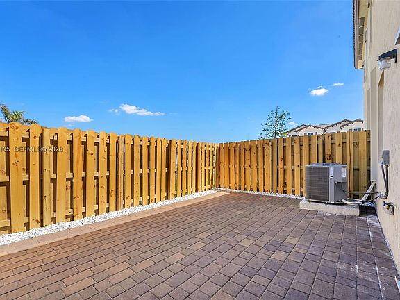 3rd image of 2425 SE 28th Dr #2425
