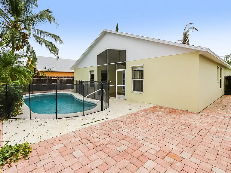 6285 Lauderdale St — Photo 15