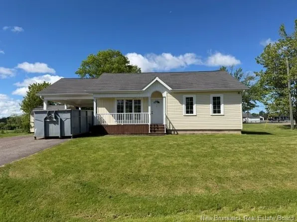1 Woodland Ave, Petitcodiac, NB E4Z 4X4