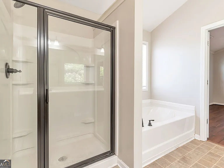 214 Farm Manor Ct — Photo 23