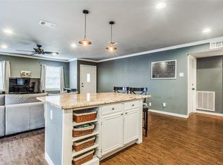 2015 Meadfoot Rd, Carrollton, TX 75007