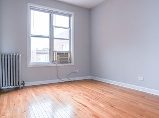 5041 N Clark St #3E, Chicago, IL 60640