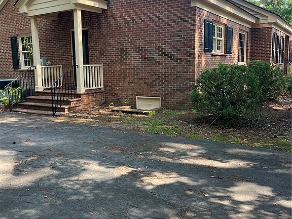 3rd image of 10 Trinity Dr