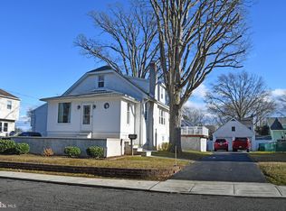 1044 8th Ave, Folsom, PA 19033