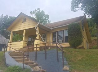 403 Center St, Spencer, WV 25276