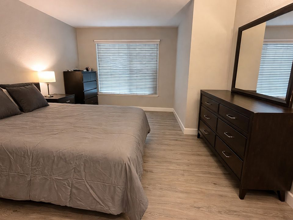 1st image of 1058 Yarwood Ct