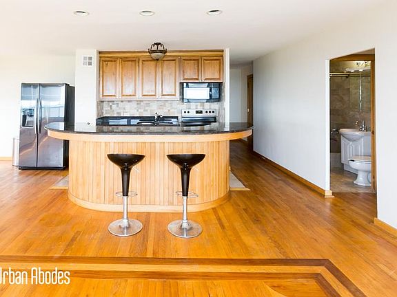 4th image of 4180 N Marine Dr #1605UA
