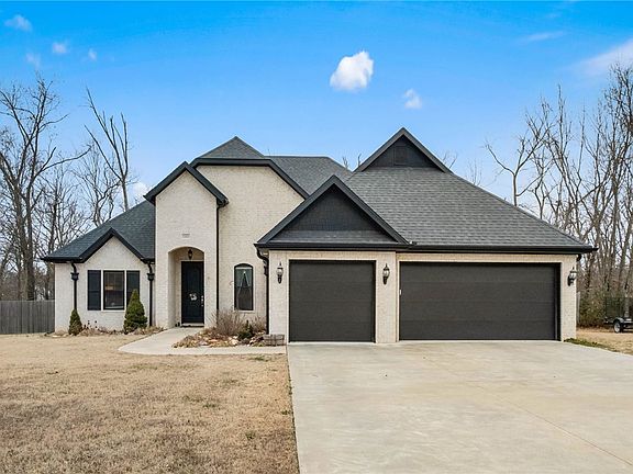 2nd image of 12424 Wildwood Dr