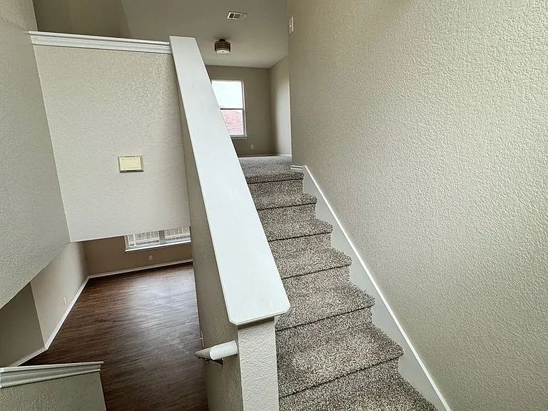 349 Tower Dr — Photo 13