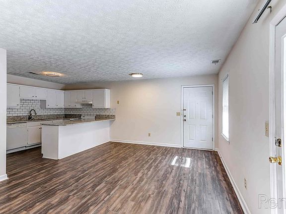 5th image of 120 Crown Point Dr #E2