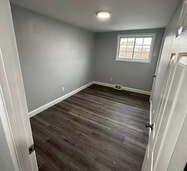 2200 Benson St #2F — Photo 3