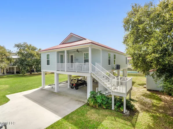 104 Leonhard Ave, Bay Saint Louis, MS 39520