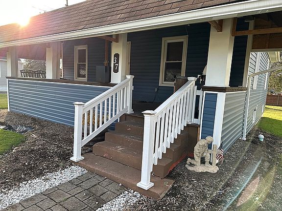 2nd image of 37 N Lincoln St