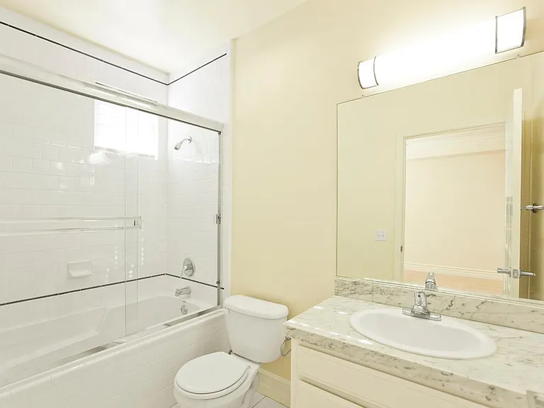 13940 Moorpark St #104 — Photo 8
