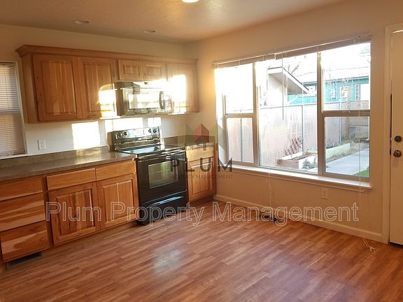 5th image of 2115 Mount Ave #A