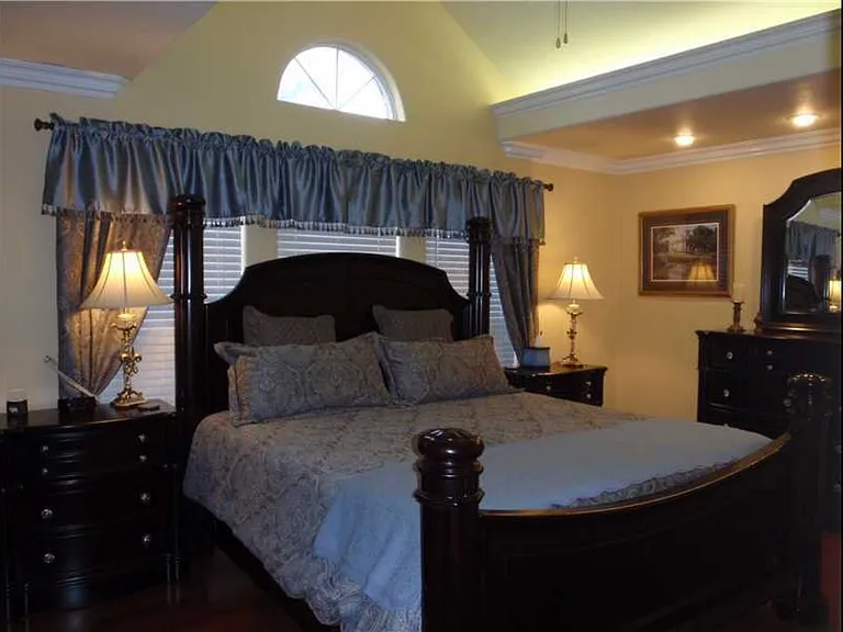 616 E Oak Point Ct — Photo 13